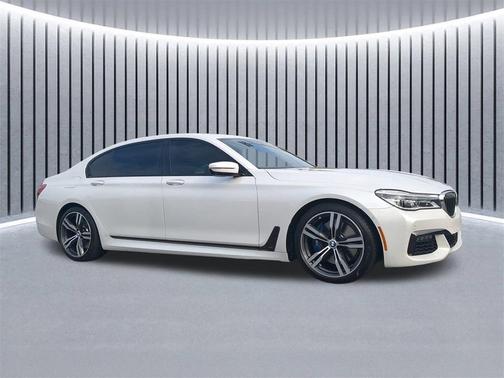 2019 BMW 750 i