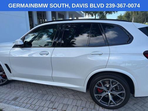 Mineral White Metallic 2023 BMW X5 M50i