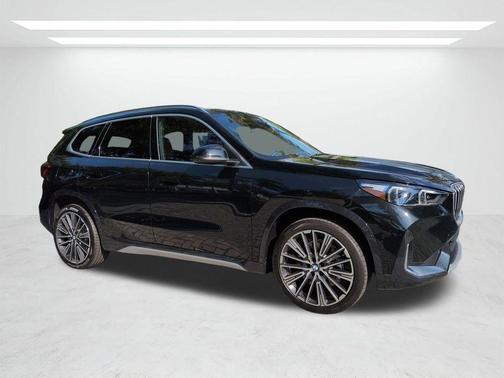 Black Sapphire Metallic 2026 BMW X1 xDrive28i