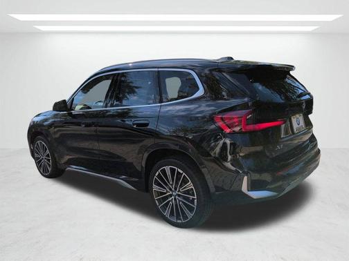 Black Sapphire Metallic 2026 BMW X1 xDrive28i