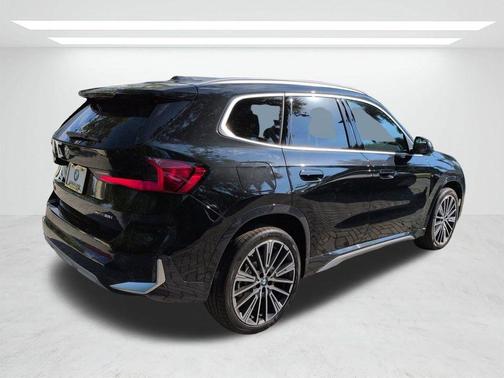 Black Sapphire Metallic 2026 BMW X1 xDrive28i