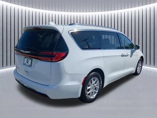 2021 Chrysler Pacifica Touring-L