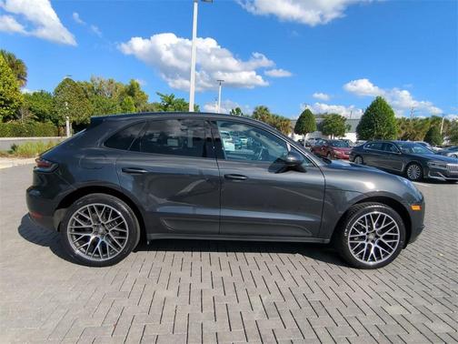 2020 Porsche Macan Base