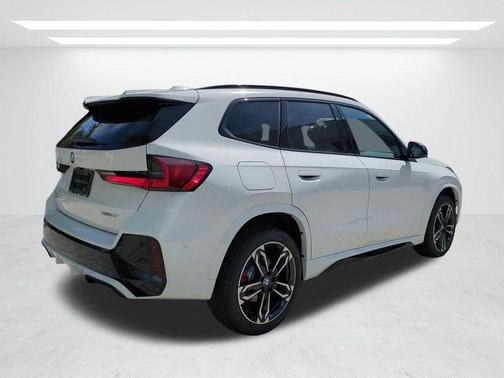 Alpine White 2027 BMW X1 xDrive28i