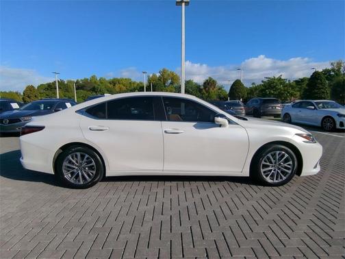 2022 Lexus ES 350 Base