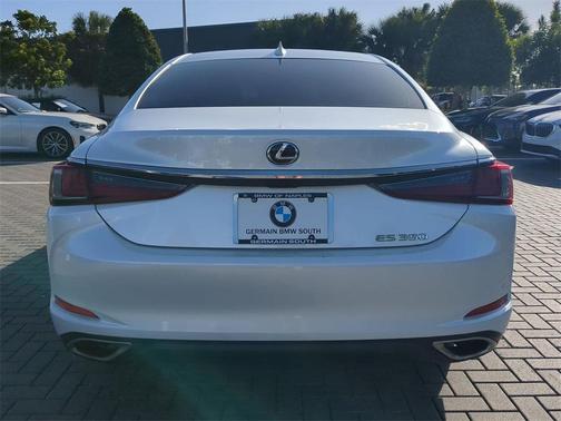 2022 Lexus ES 350 Base