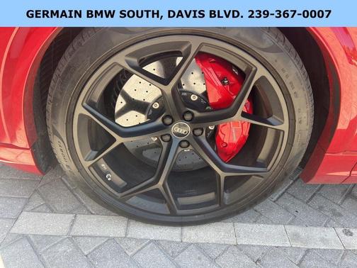 Chili Red Metallic 2025 Audi RS Q8 4.0T quattro