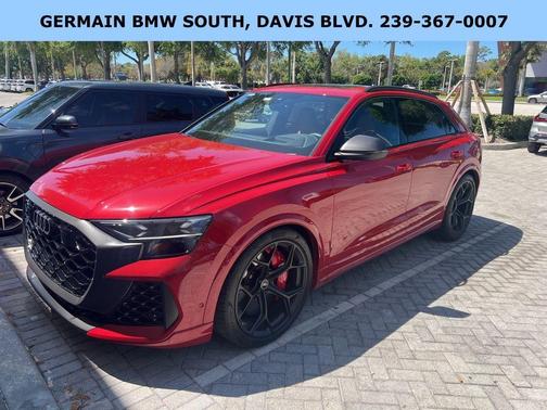 Chili Red Metallic 2025 Audi RS Q8 4.0T quattro