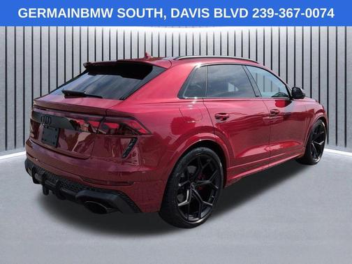 Chili Red Metallic 2025 Audi RS Q8 4.0T quattro