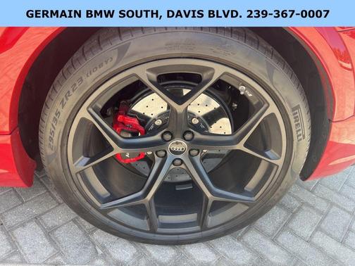 Chili Red Metallic 2025 Audi RS Q8 4.0T quattro