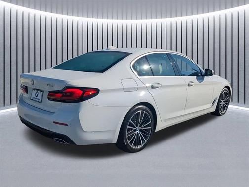 2022 BMW 530 i