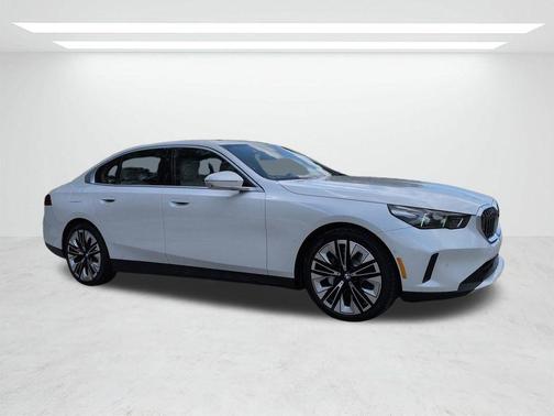 Mineral White Metallic 2027 BMW 530 i