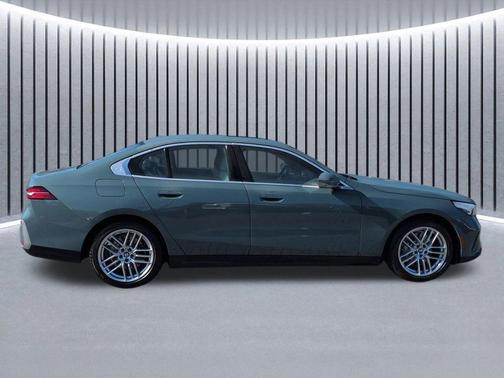 2024 BMW 530 i xDrive