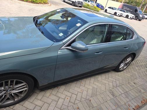 2024 BMW 530 i xDrive