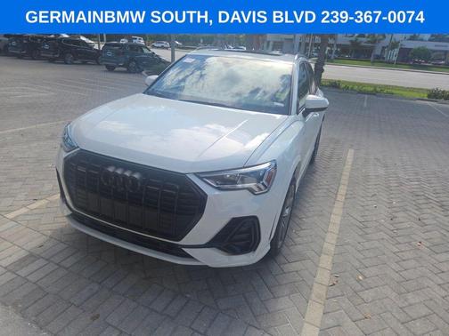 Glacier White Metallic 2023 Audi Q3 45 S line Premium