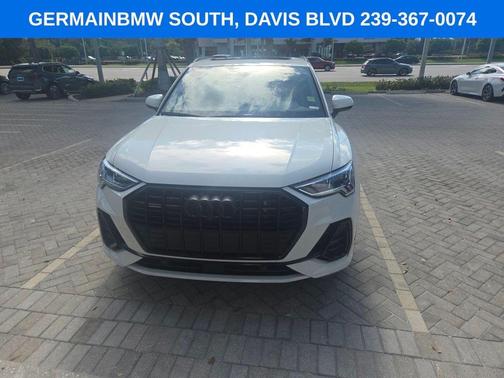 Glacier White Metallic 2023 Audi Q3 45 S line Premium