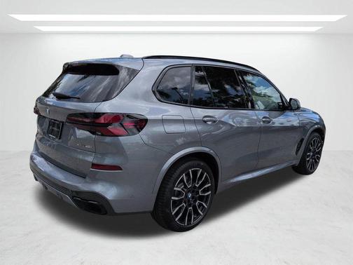 Gray Metallic 2026 BMW X5 xDrive40i