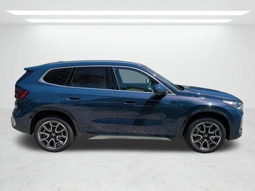 Night 2026 BMW X1 xDrive28i