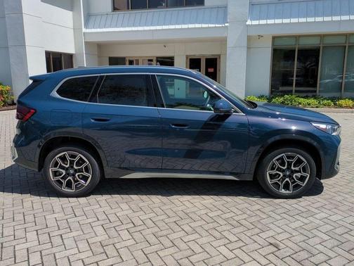 Night 2026 BMW X1 xDrive28i