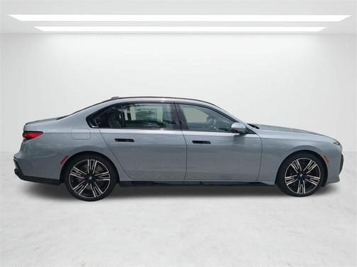 2025 BMW 760 760i xDrive
