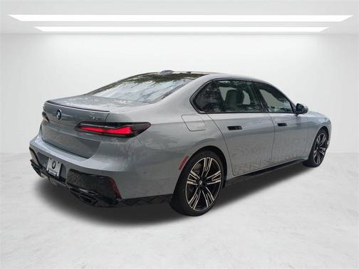 2025 BMW 760 760i xDrive