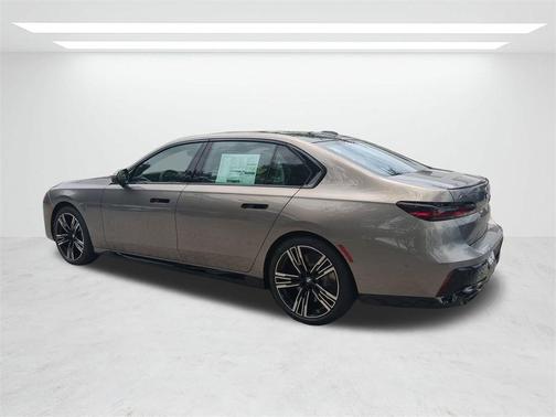 2025 BMW 760 760i xDrive