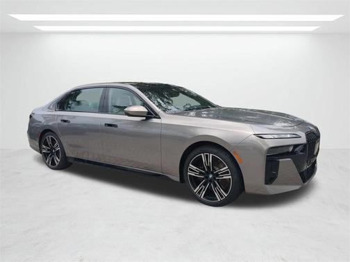 2025 BMW 760 760i xDrive