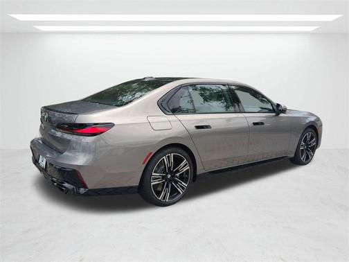 2025 BMW 760 760i xDrive