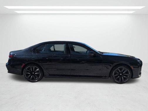 Black Sapphire Metallic 2026 BMW 750e xDrive