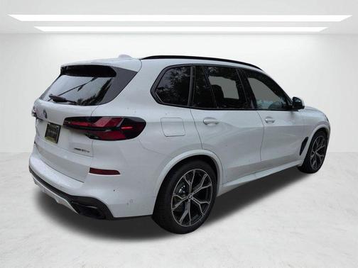 Alpine White 2026 BMW X5 PHEV xDrive50e