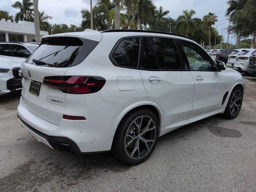Alpine White 2026 BMW X5 PHEV xDrive50e