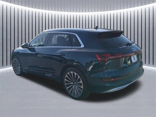 2019 Audi e-tron Prestige