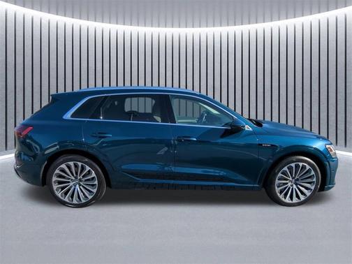 2019 Audi e-tron Prestige