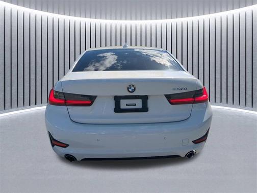 2020 BMW 330 i