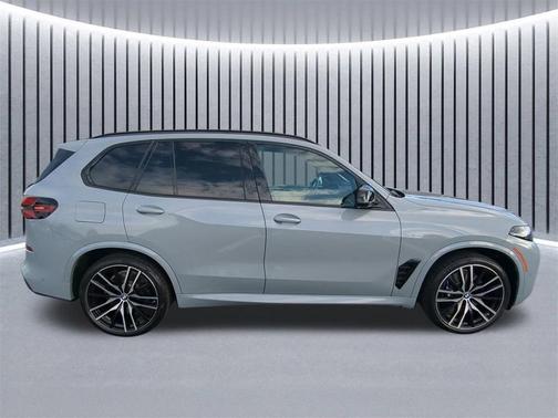 2025 BMW X5 M60i