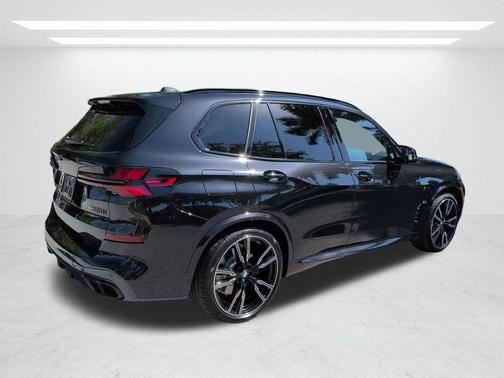 Black Sapphire Metallic 2026 BMW X5 M60i