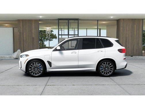 Mineral White Metallic 2026 BMW X5 PHEV xDrive50e