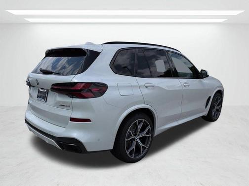 Mineral White Metallic 2026 BMW X5 xDrive40i