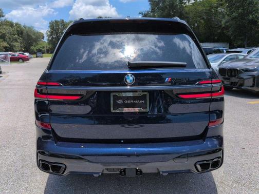 Tanzanite Blue II Metallic 2027 BMW X7 M60i