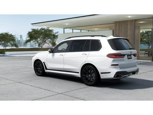 Mineral White Metallic 2027 BMW X7 M60i