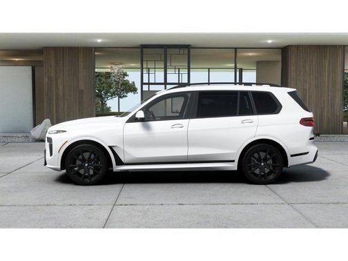 Mineral White Metallic 2027 BMW X7 M60i