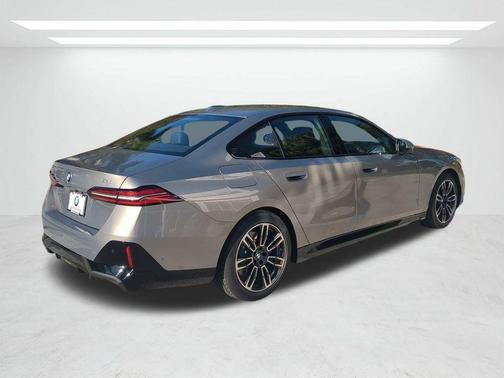 2026 BMW 530 i xDrive