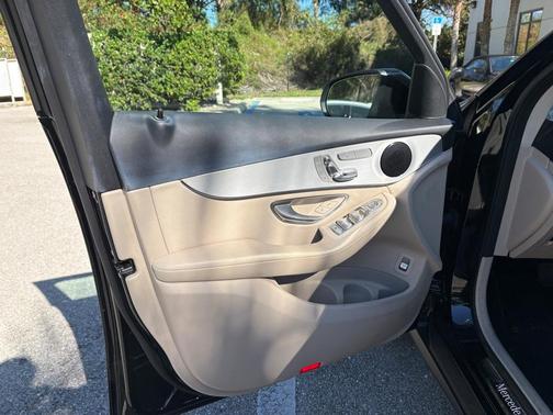 2022 Mercedes-Benz GLC 300 Base