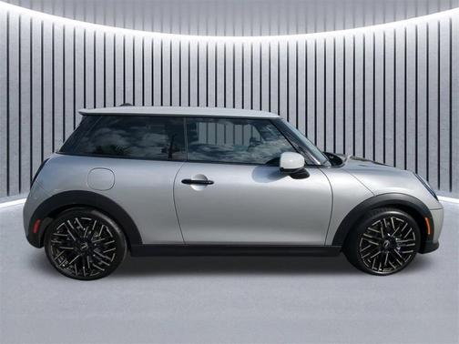 2025 MINI Hardtop ICONIC