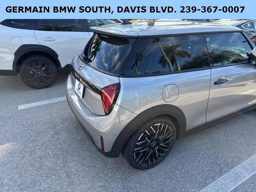 2025 MINI Hardtop ICONIC