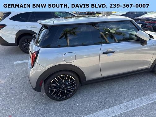 2025 MINI Hardtop ICONIC