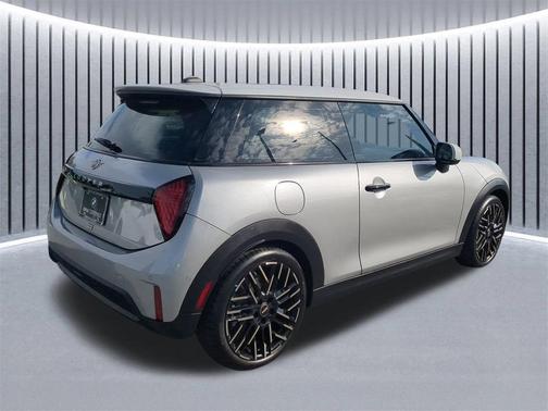 2025 MINI Hardtop ICONIC