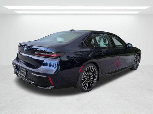 Tanzanite Blue II Metallic 2026 BMW i7 XDrive60