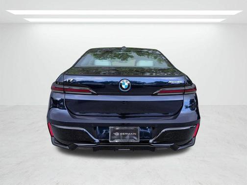 Tanzanite Blue II Metallic 2026 BMW i7 XDrive60