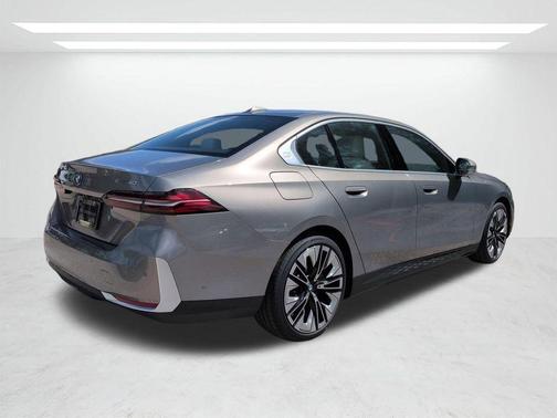 Gray Metallic 2026 BMW i5 eDrive40
